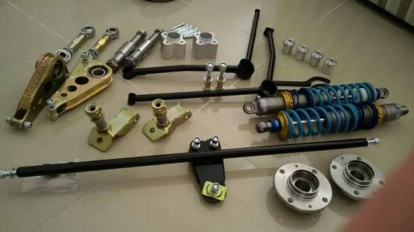 106/Saxo rear rocker type suspension kit with GAZ 1 WAY shocks and springs